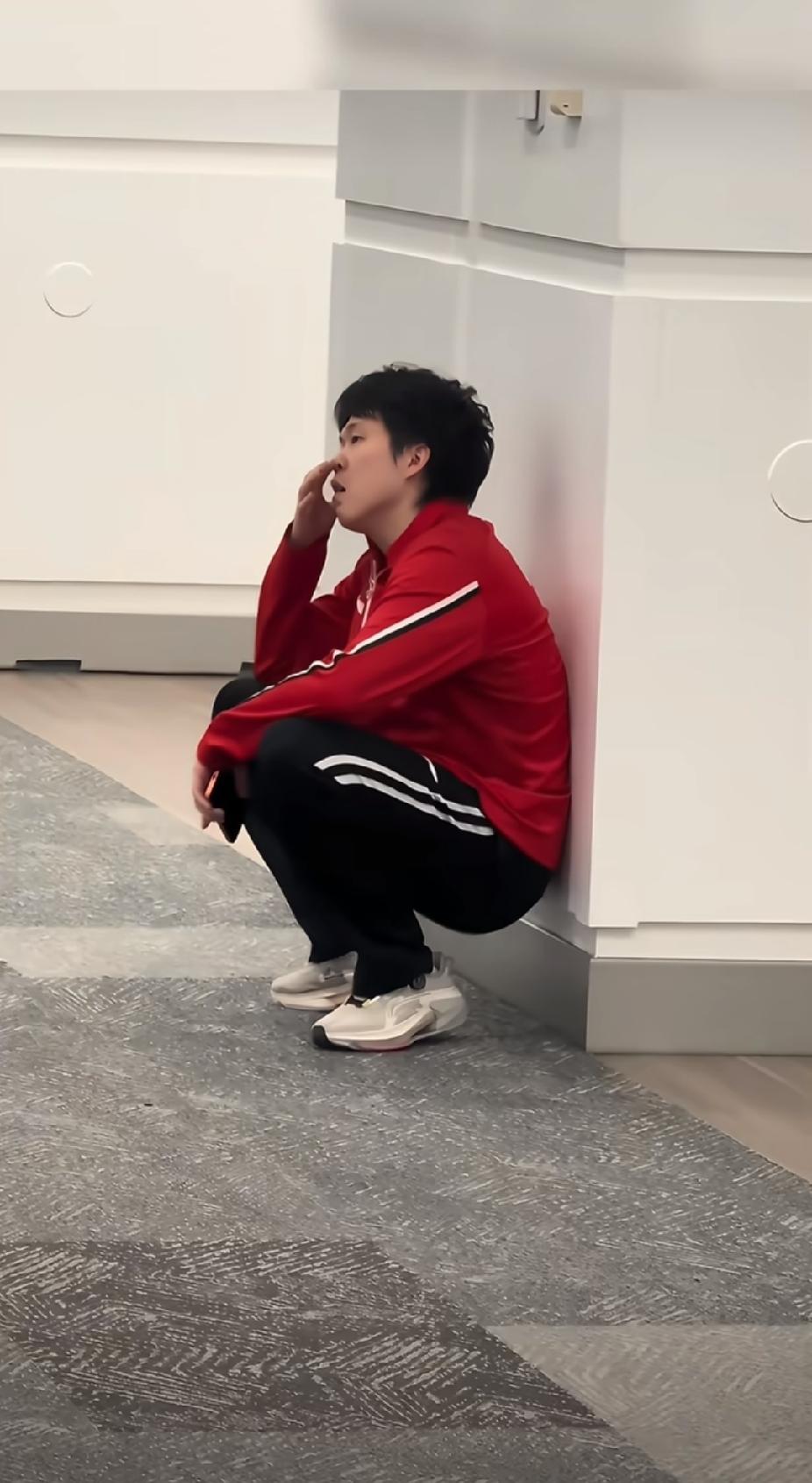 刷到WTT美国大满贯赛后的片段，心里一下子揪紧了。
混双拿到亚军之后，王楚钦一个