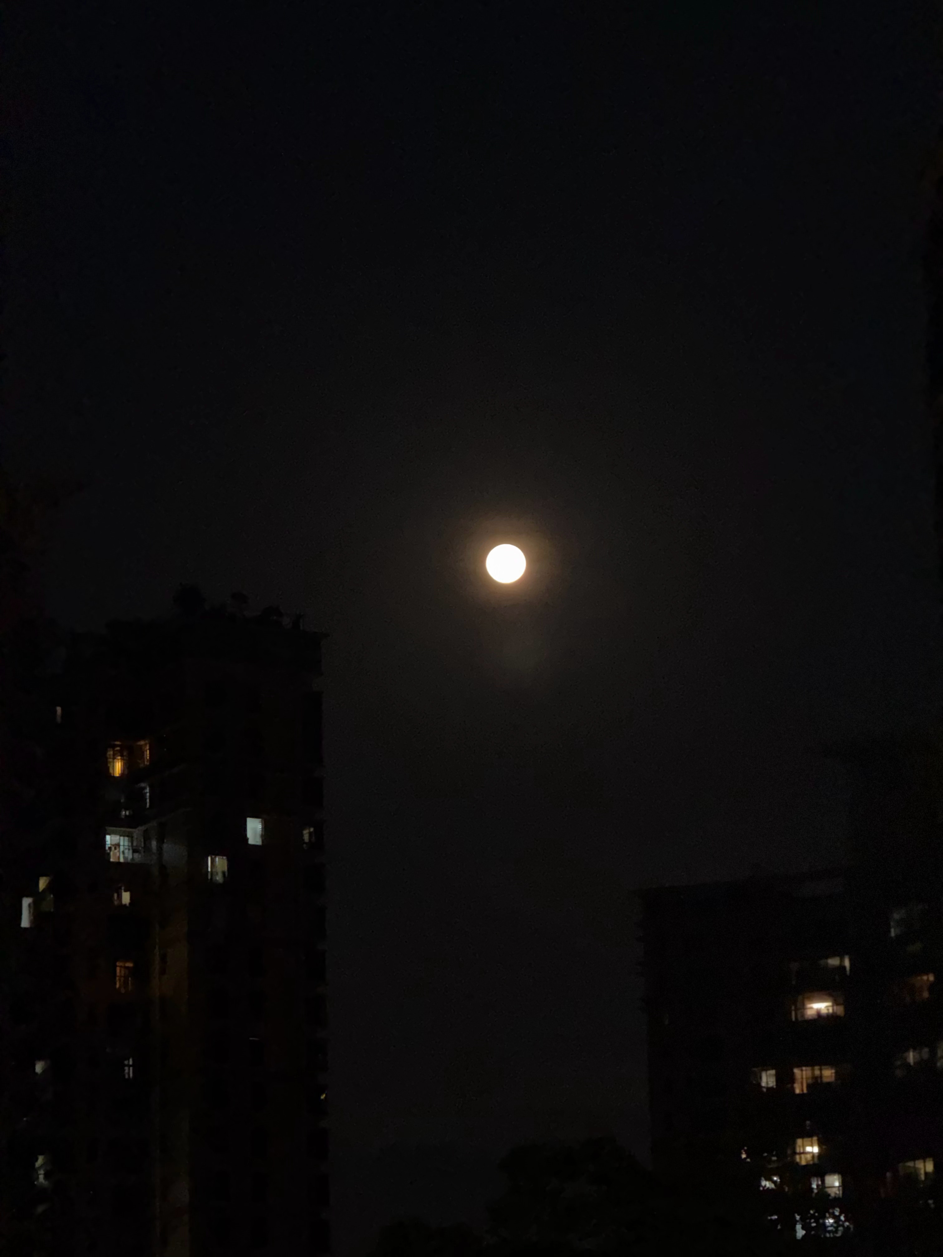 月儿已圆月儿未改晨曦说