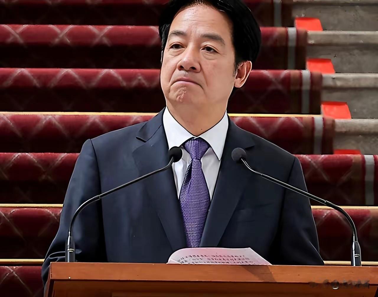 国家应该下决心中断台湾的贸易，实行穷台、困台政策，而不仅仅是取消优惠。这是我评论