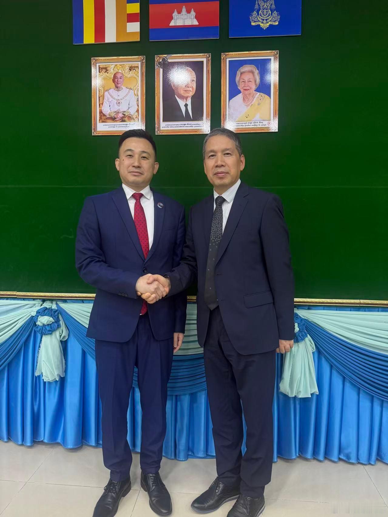 周晋峰会见柬埔寨发展理事会秘书长阁下世界可持续发展科学院周晋峰院长一行13日拜访