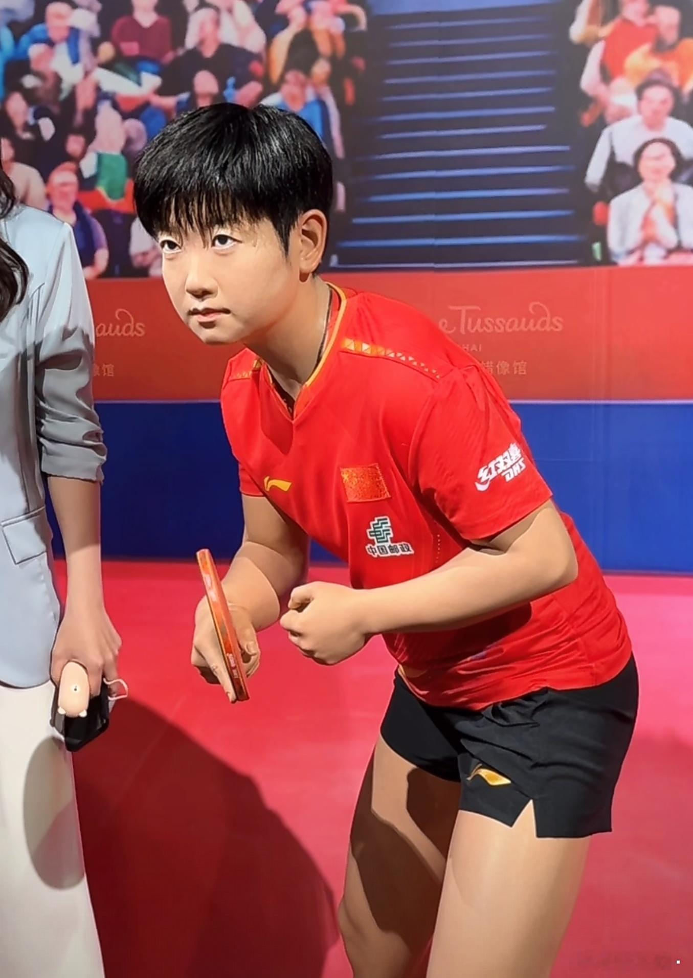 孙颖莎蜡像入驻上海杜莎好看哎 