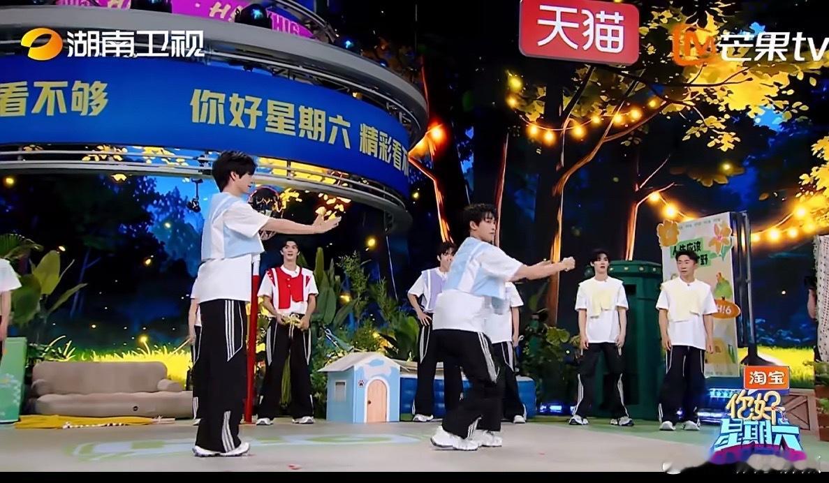 唐九洲 很难不被文韬唐九洲的倒车舞笑到，这波抽象操作我给满分 文韬唐九洲倒车舞好