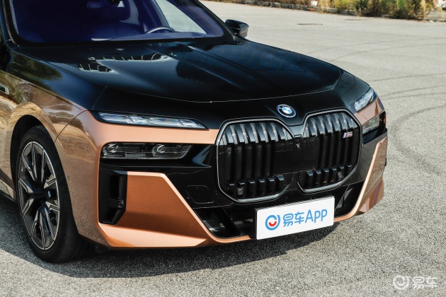 [小鲨帮选车]聊宝马i7哪款值 沉淀即是经典