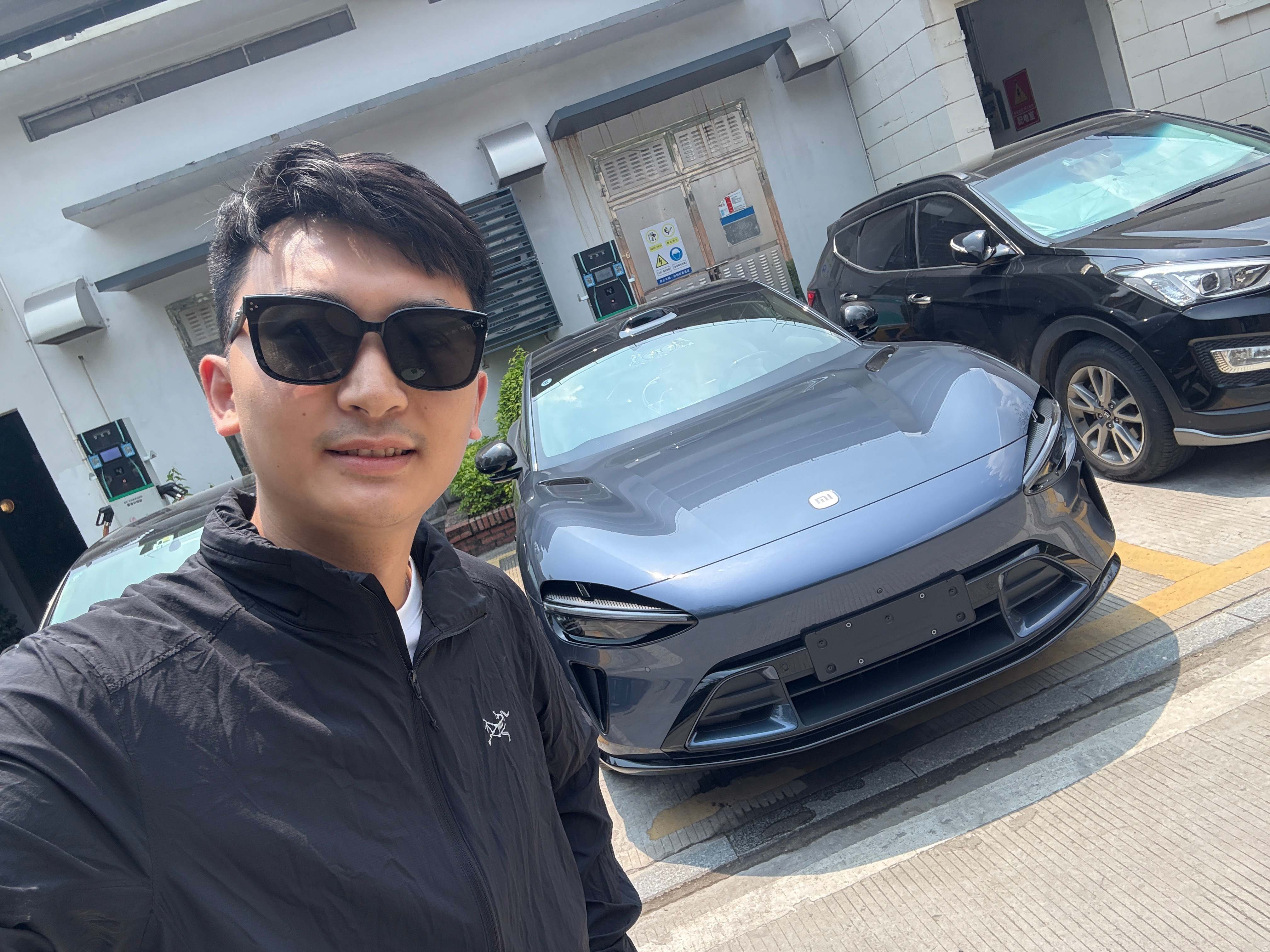 出发了，五分钟后开直播，今天在DY播，等大家来看小米的续航表现 ​​​