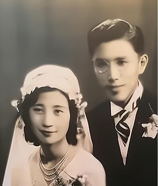 1930年，28岁的清华教授周培源，依旧单身，朋友拿给他一沓子照片：“有没有中意