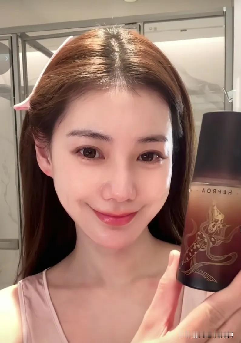 谁也没想到，如今汪宝儿的人气早已悄悄赶超妈妈马筱梅，妥妥的全网顶流小萌娃，人气一