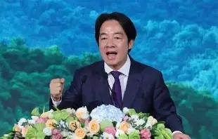 就在刚刚，
赖清德正式宣布，

1月10日，赖清德出席台湾地区2026 AI人才