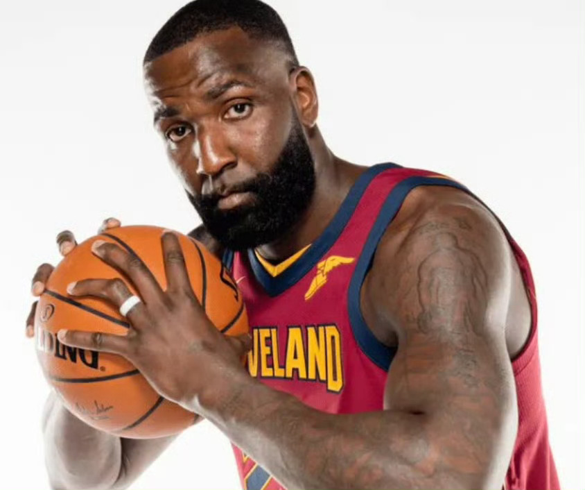 美媒锐评：季后赛的杜伦像极了帕金斯今天NBA季后赛活塞主场不敌魔术，活塞球员杰伦