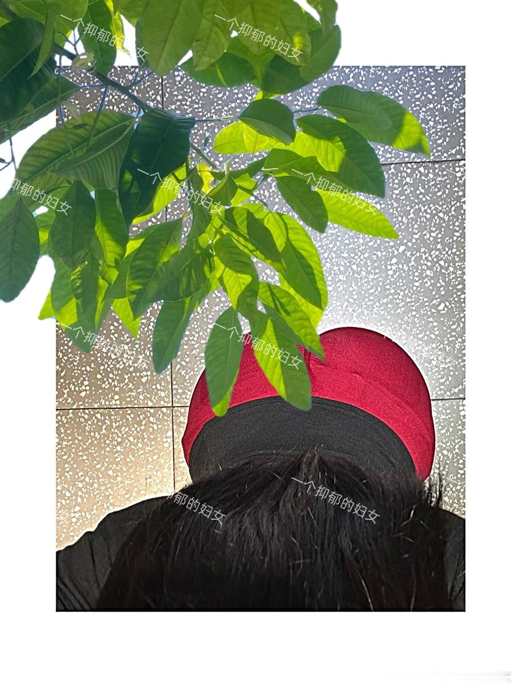 不懂为什么这个世界，互相看过屁股的人也会走散[捂嘴哭] ​​​