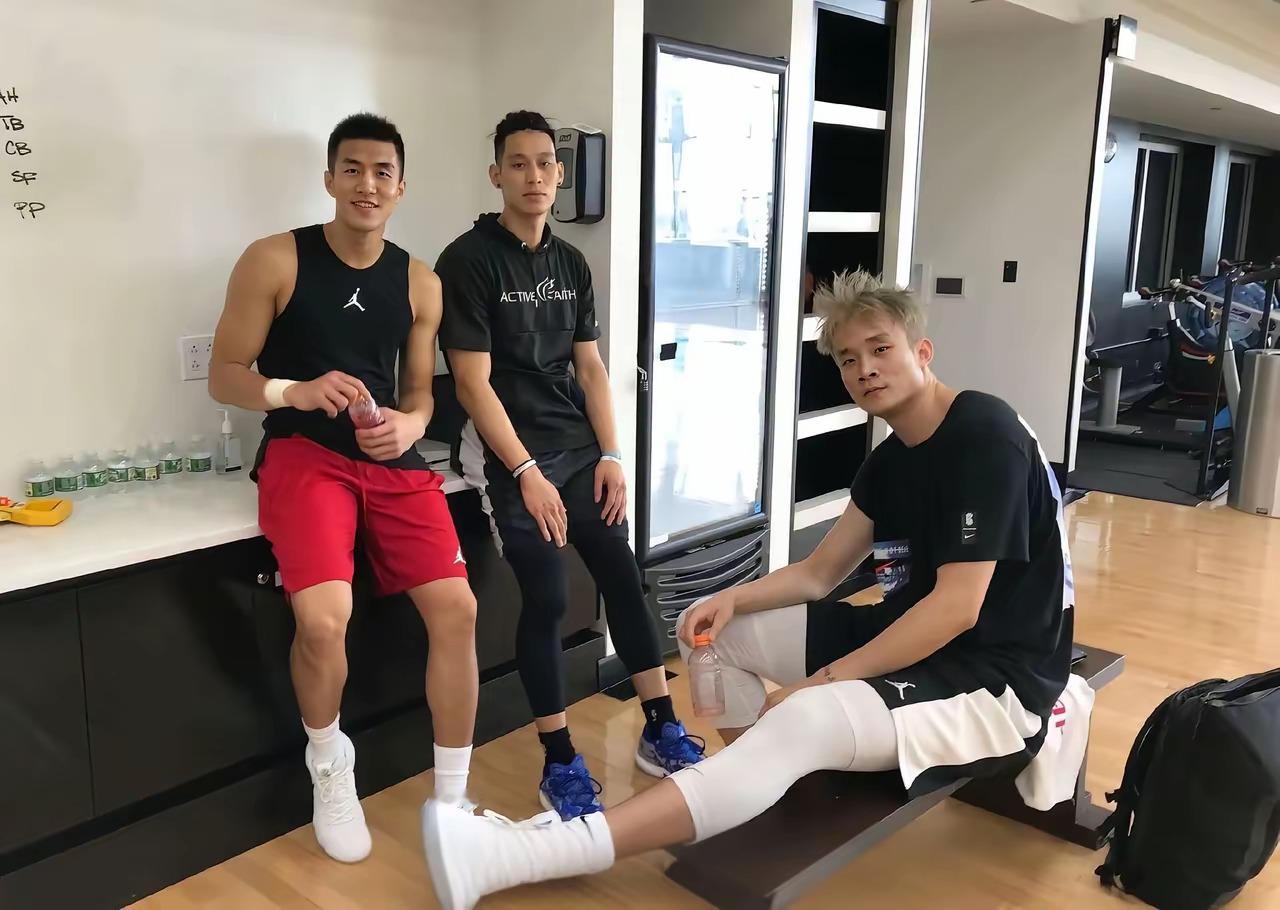 CBA[超话] 青春终将散场，唯独记忆永不腐！林书豪退役了，丁彦雨航还能打cba