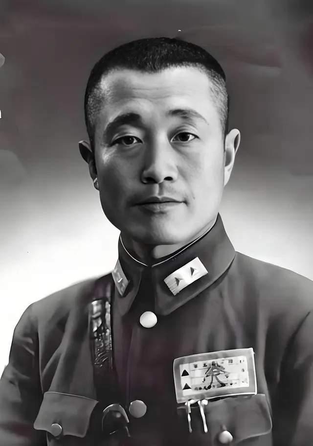 1959年12月，杜聿明拿到特赦通知后，没先谈自由，反而转身对仍在功德林的文强说