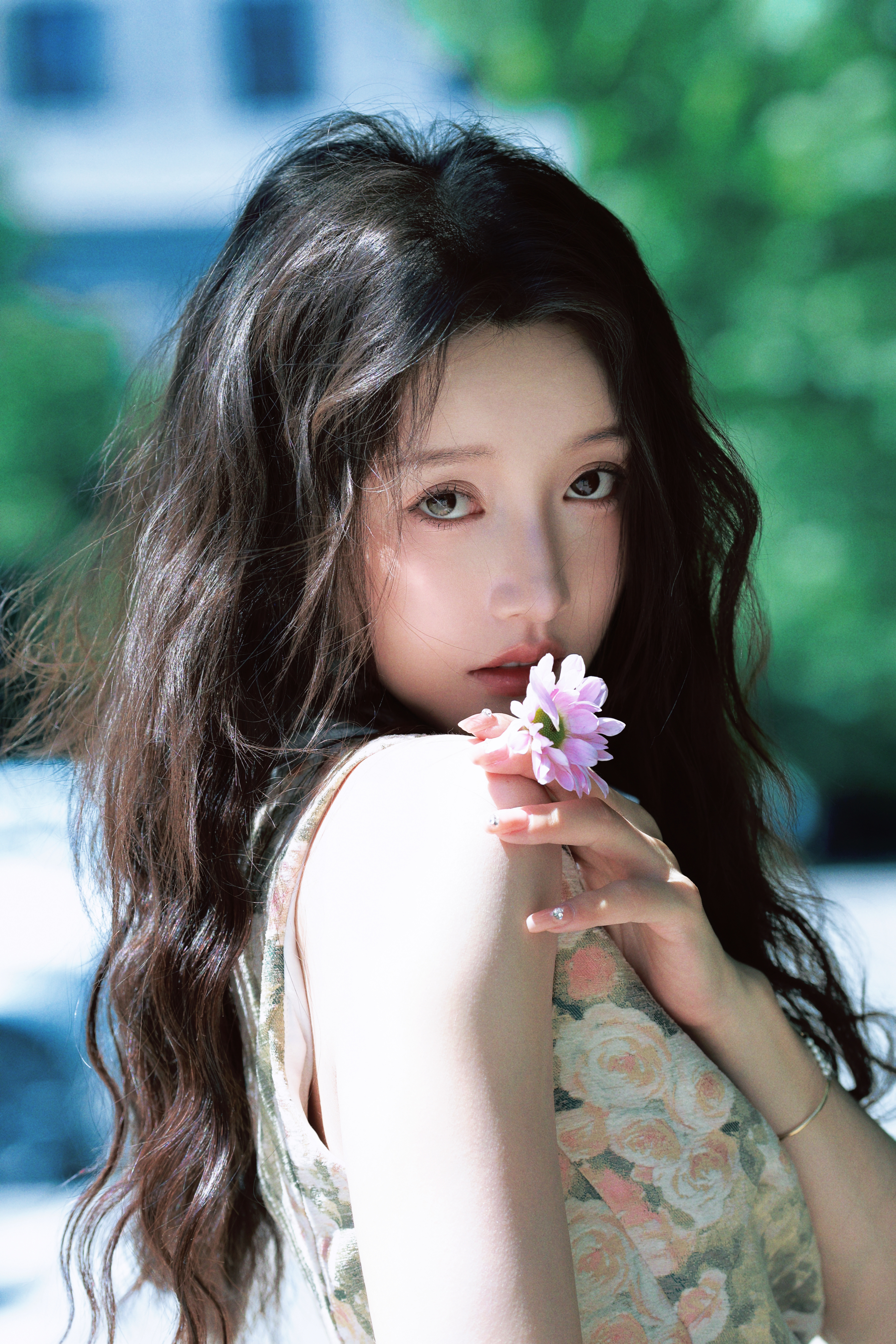 姜贞羽 
