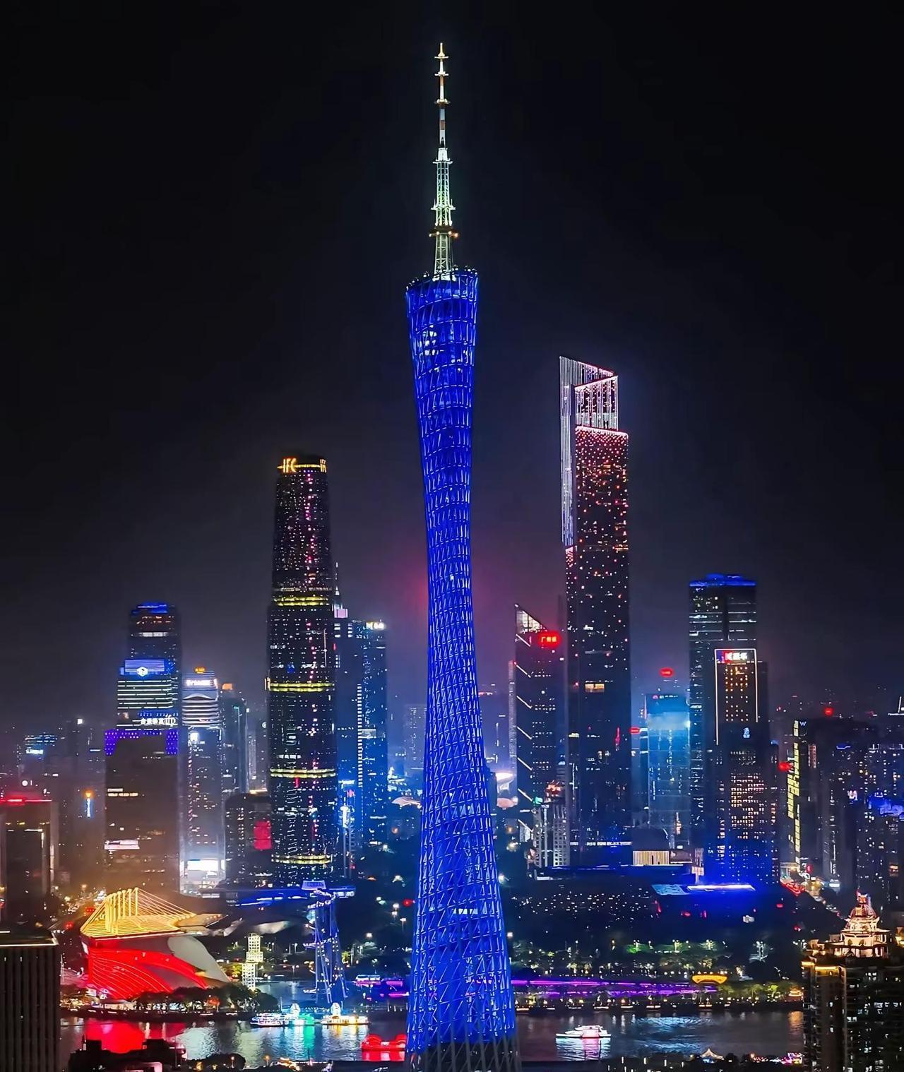 📍𝗚𝘂𝗮𝗻𝗴𝘇𝗵𝗼𝘂｜广州塔🗼一起吹吹珠江的晚风✨📸 来