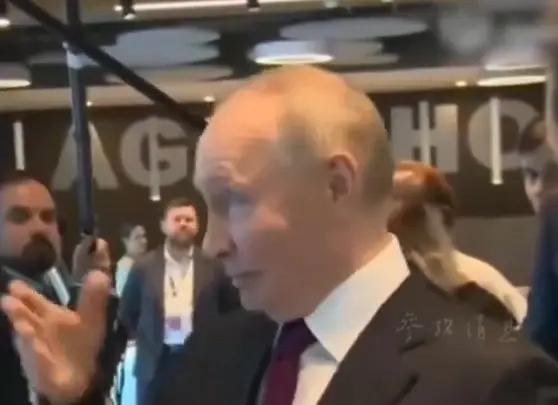 俄罗斯总统普京在出席