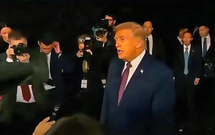 1月30日下午的最新消息，速报，全都不容错过，第一条：特朗普警告英国勿与大国开展