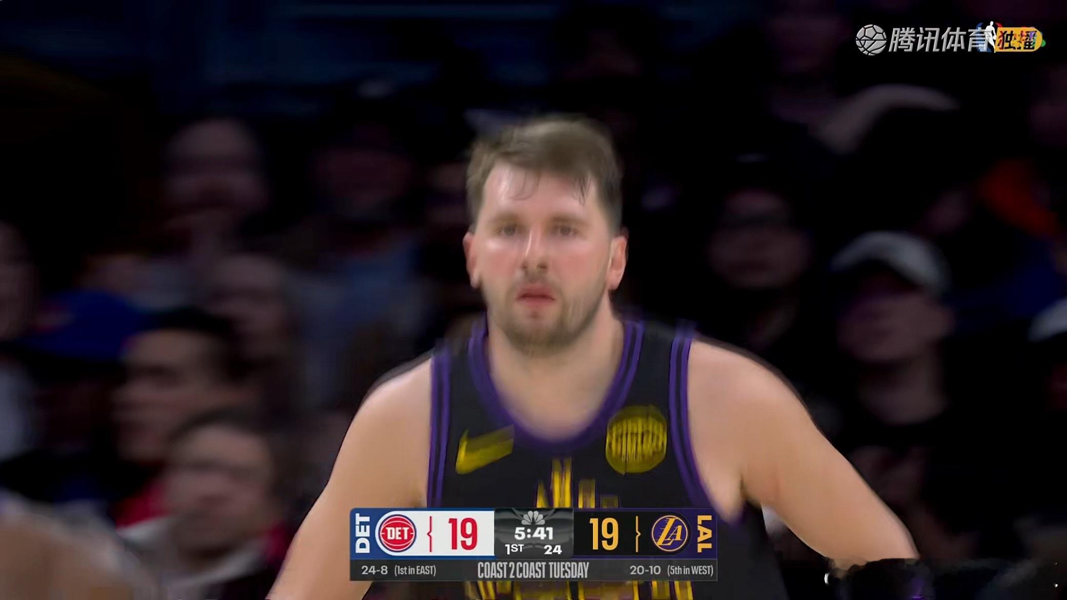 东契奇三分再进，本场已得到11分 