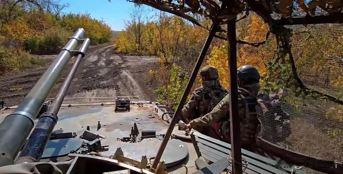 1. 俄拒绝圣诞节停火 乌军信心被打崩德国害怕了：俄拒绝德国“圣诞节停火”建议，