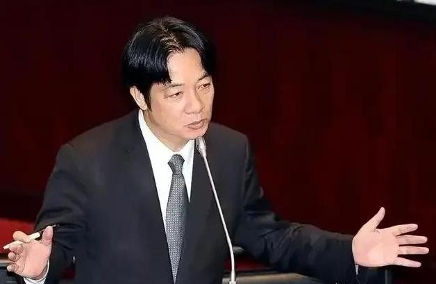 所谓拦截美国军火进岛是个陷阱，会引起三战，是一种妥协，自欺欺人，怯战的一表现。如