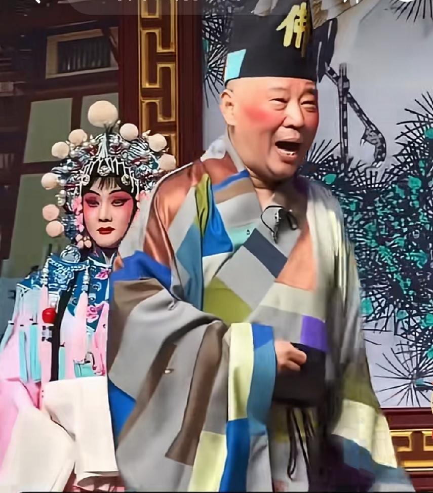 这次郭德纲估计要倒大霉了！“红歌”也敢随便改随便唱？这不是找死吗？起码他的职业生