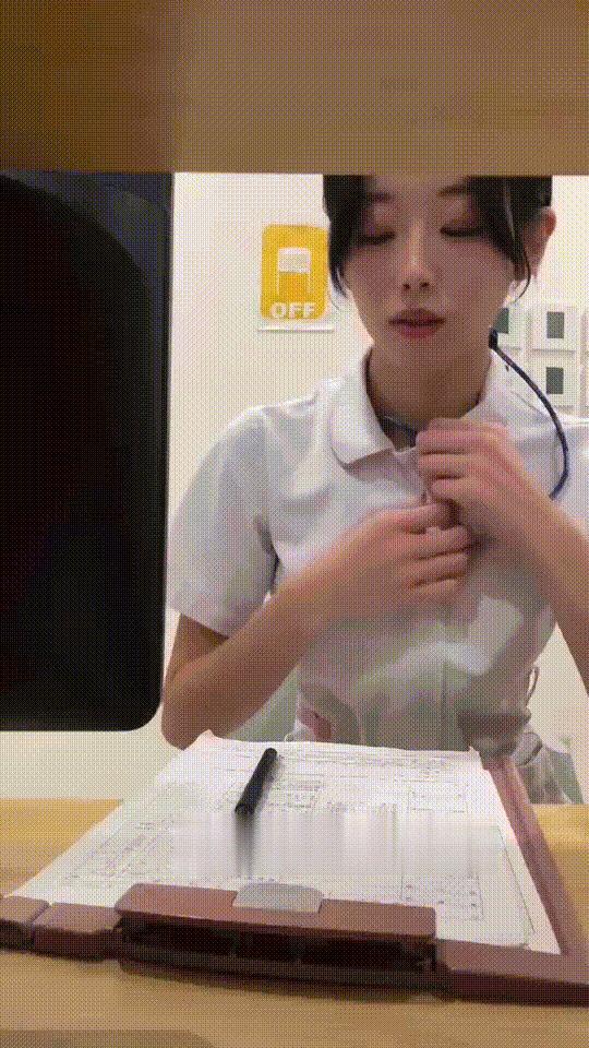 偷偷的让你看一下内搭 ​​​