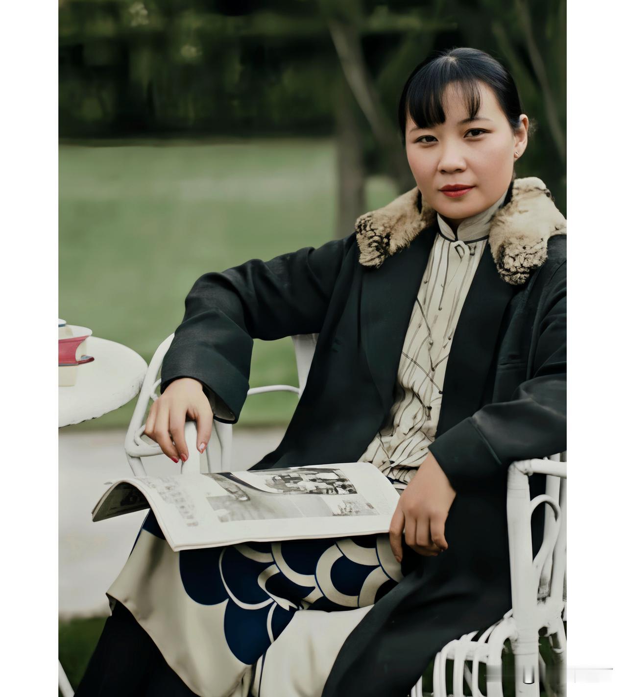 一九二六年，在上海的宋美龄，时年二十九岁。这而非演戏，也而非电视里的饰演者，确是