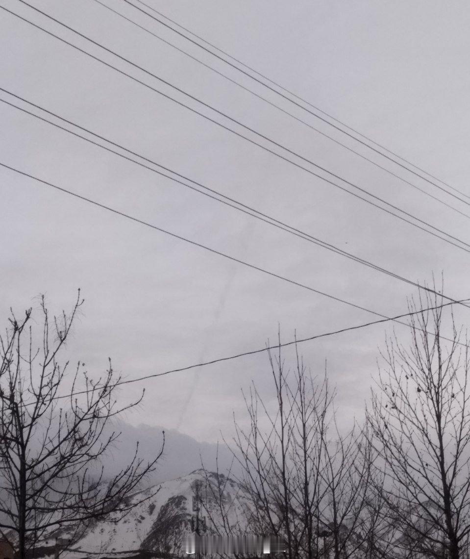 2月4日，伊朗西部塞姆南省上空禁飞区有导弹试射活动。 