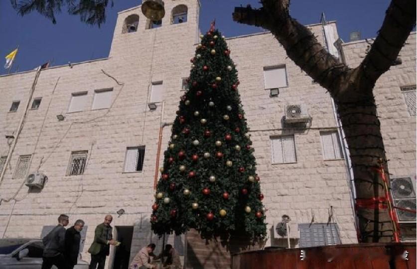 3名巴勒斯坦人因涉嫌纵火焚烧约旦河西岸天主教堂圣诞树而被捕。

巴勒斯坦民族权力