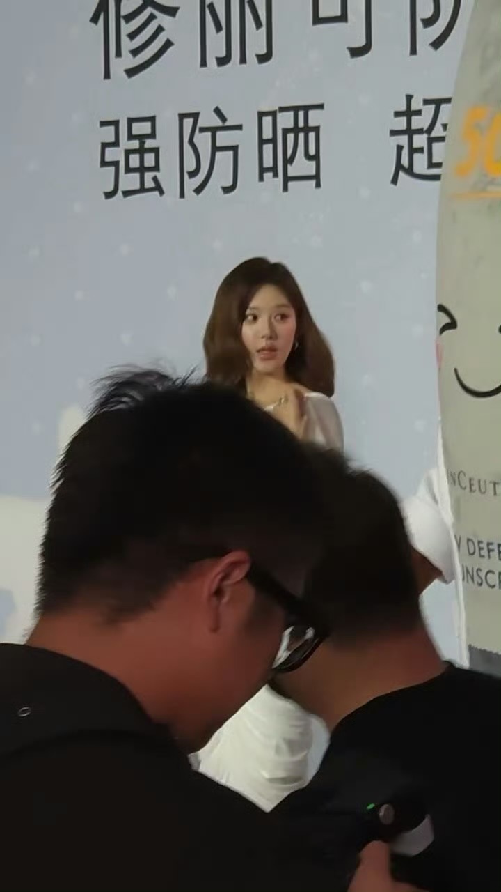 把赵露思给吓一跳 