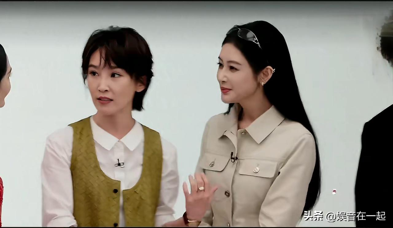 张天爱陪谢楠参加《浪姐》直播，大家的关注点都集中在张天爱的脸上，感觉她长相变样了