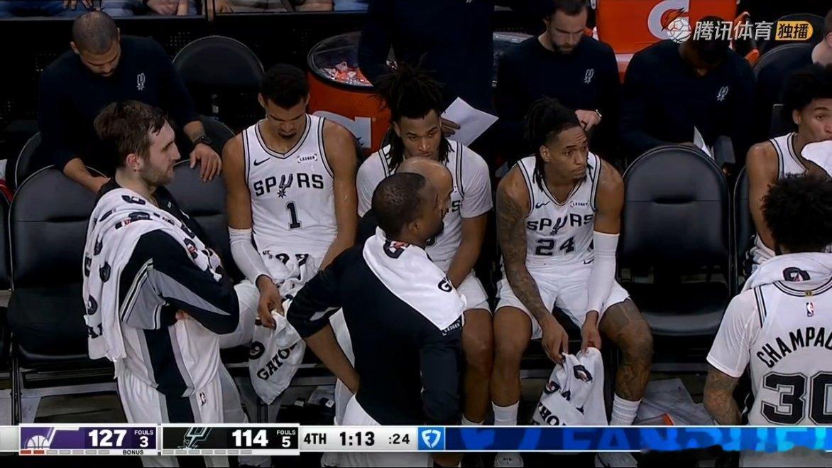 马刺114-127不敌爵士，八连胜被终结！文班亚马空砍32分7板5封盖，马尔卡宁