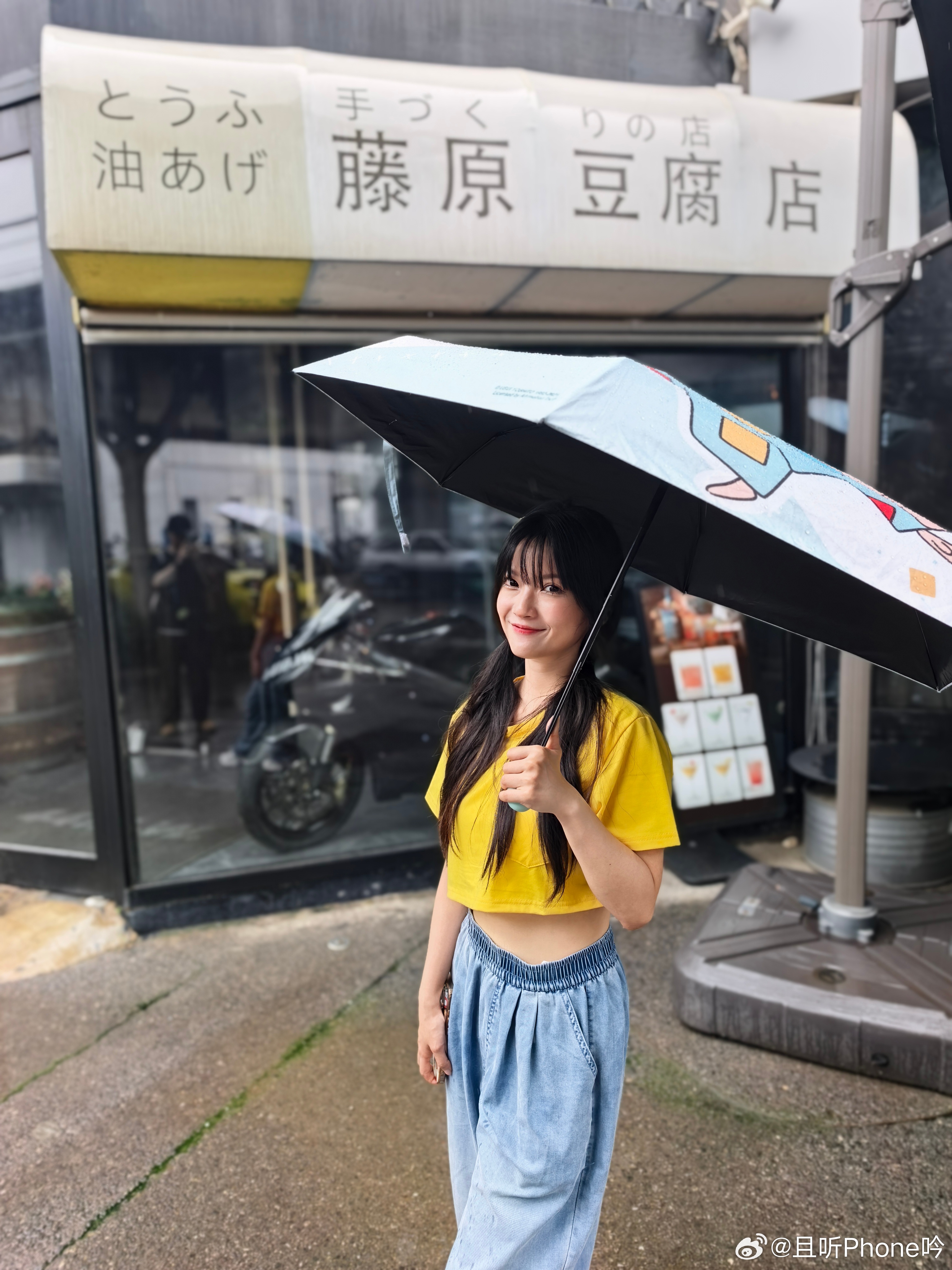 周末早啊各位~ 北京满地冰雹像下雪一样 最近北京降温，睡眠质量明显提高很多，一觉