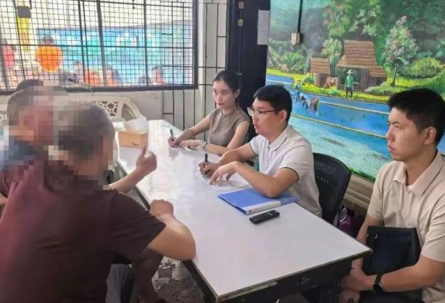 菲律宾军队突袭华裔工厂，现场抓捕69名中国人，中使馆仅被允许探视
5月16号当天