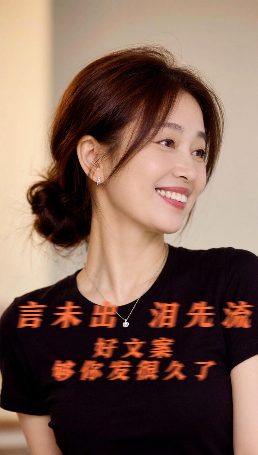 1. 人生这趟旅程，没有说明书。封面是父母给的，内容靠自己书写，哪怕字迹潦草，也