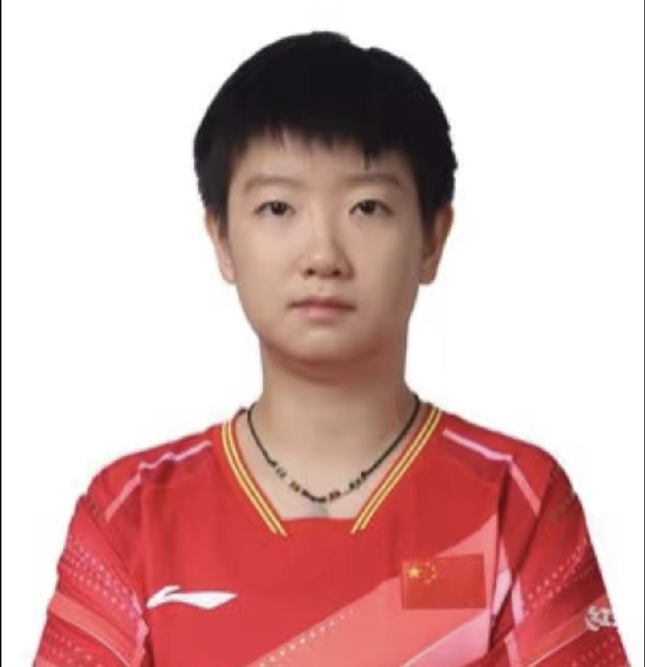 莎莎亚运会公式照出来了。
全网热烈，为什么？
看看莎莎的照片，不是最新的照片。莎