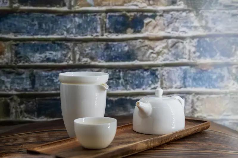 若为家只求一个字，我选“和”。
家是个讲情的地方，“和”意味着家人之间和睦相处。