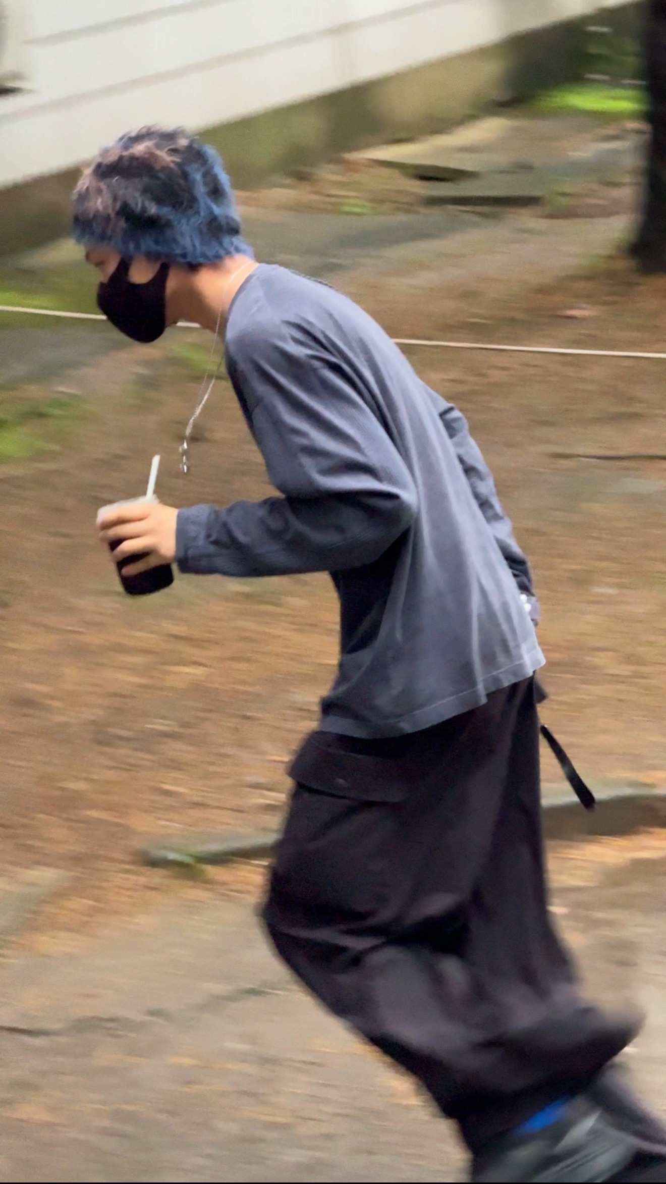 呆萌的今天 蓝袜子也没有缺席😘6.30 7.1 都穿了 