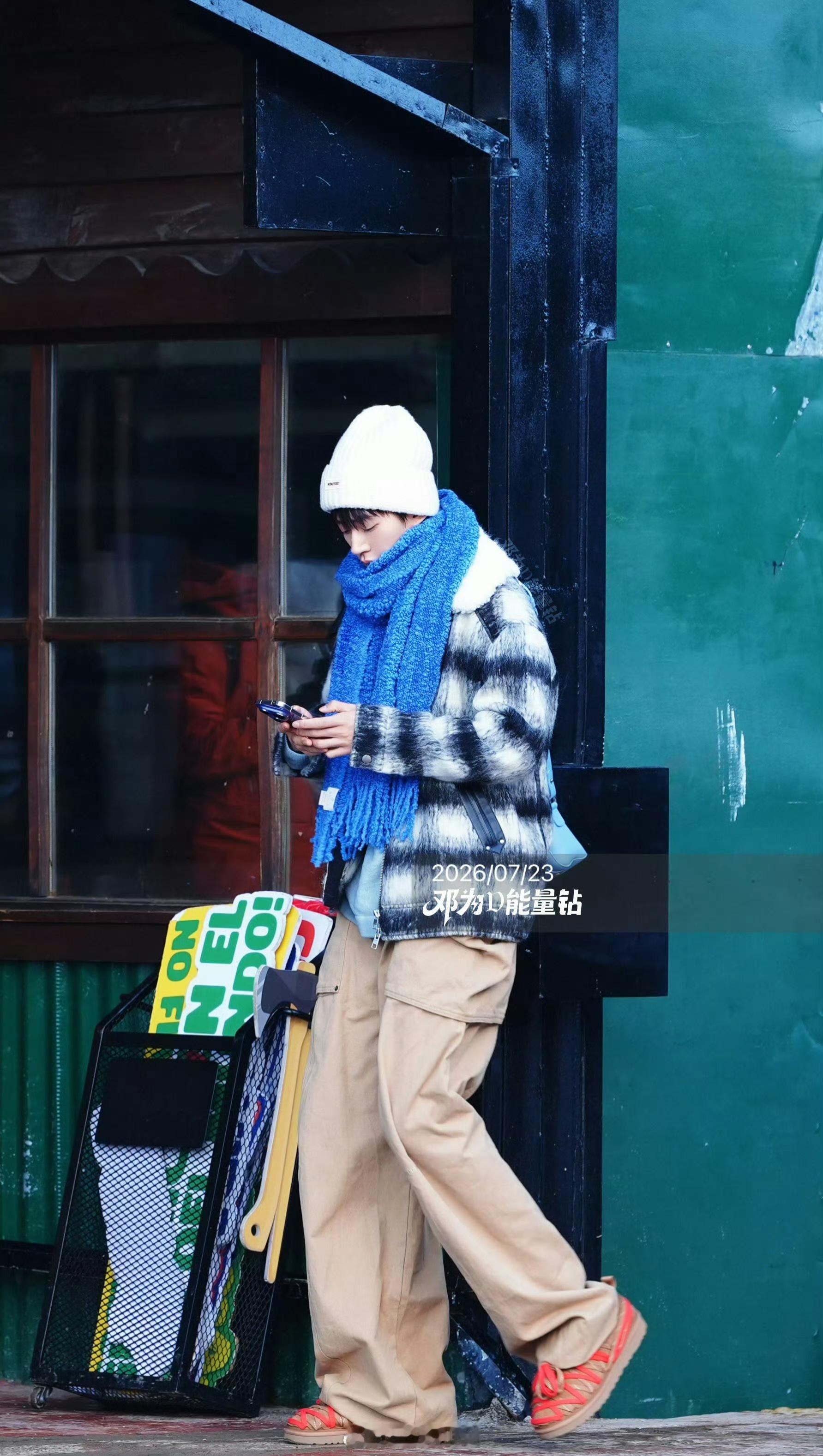 邓为乌斯怀亚三套冬日造型帅炸了这穿搭只有邓为能驾驭的如此完美，花少8快播出吧邓为