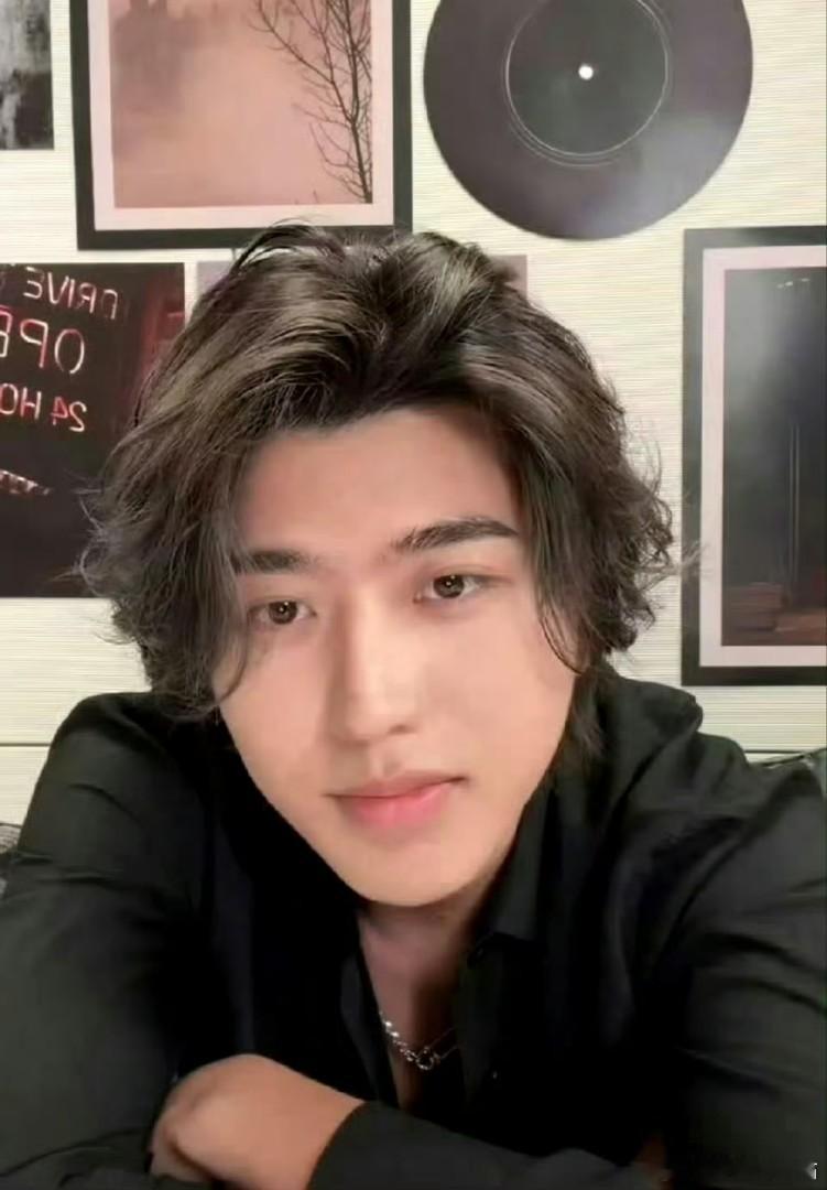 我记得高晓松不是瘦了吗？复胖了？ 