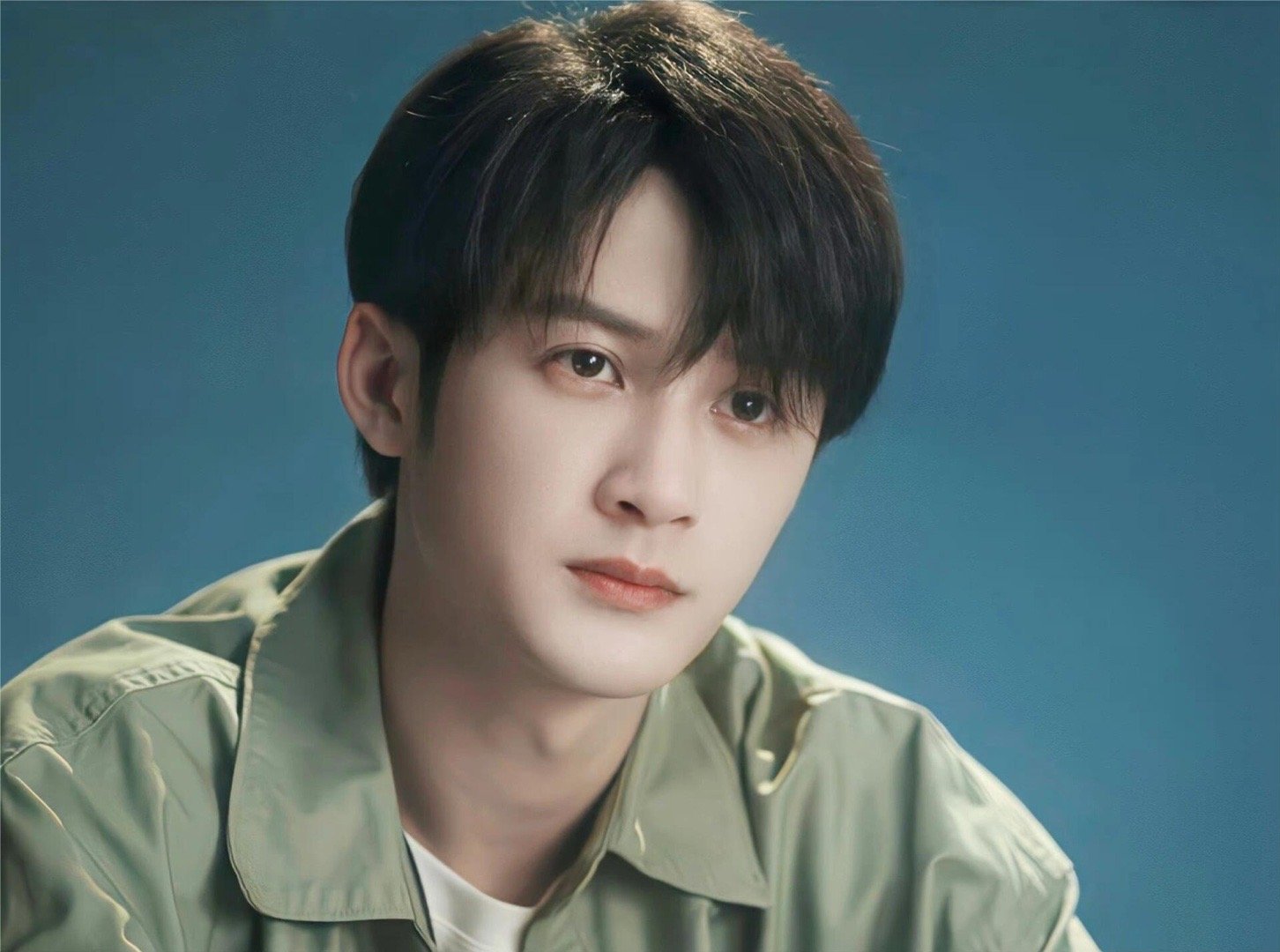 #沈翊 疯感#沈翊真的每一帧都吸引我！平静外表下，好疯的感觉。第二季是疯批的沈翊