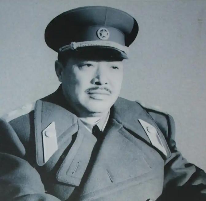 1942年日军害死左权，还大摆庆功宴！彭老总火速叫来欧致富，执意报仇。要说彭德怀