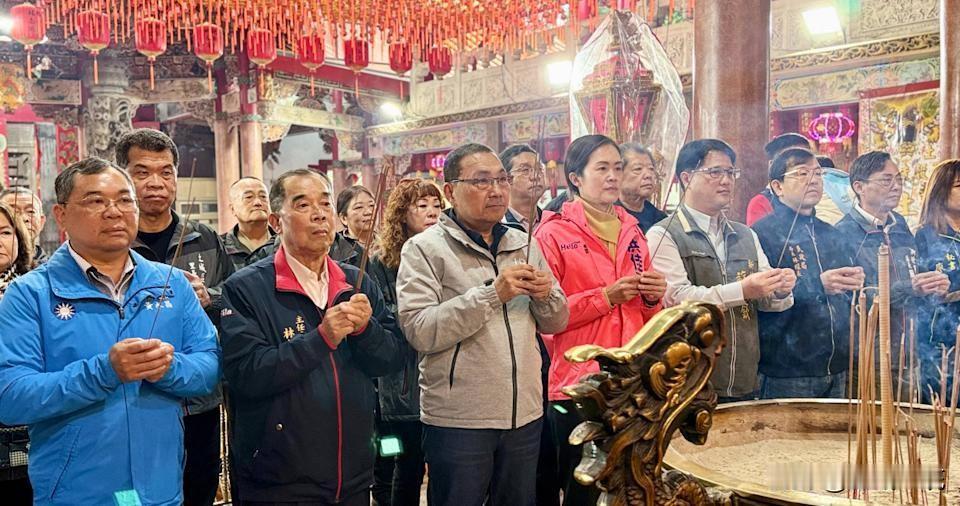 大年初四接神 侯友宜前往宫庙参香祈福

今天（20日）大年初四，是民间习俗的“接