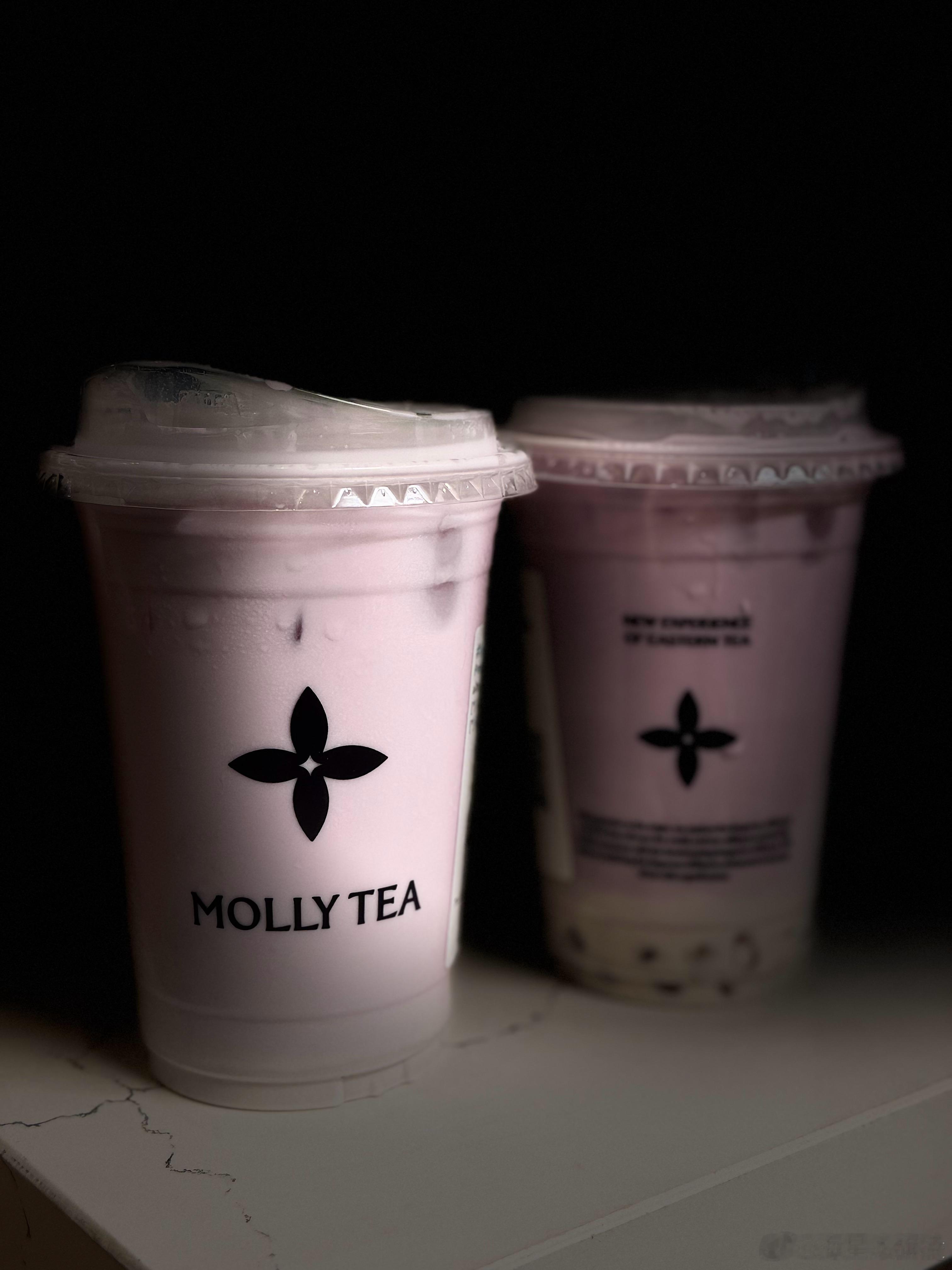 LV起诉茉莉奶白判赔1030万那SMFK这个牌子也是差不多的logo呀怎么就茉莉