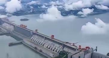 日本网友表示：如果中日战争爆发，日本第一个炸的不是中国的重要城市，而是第一个炸中