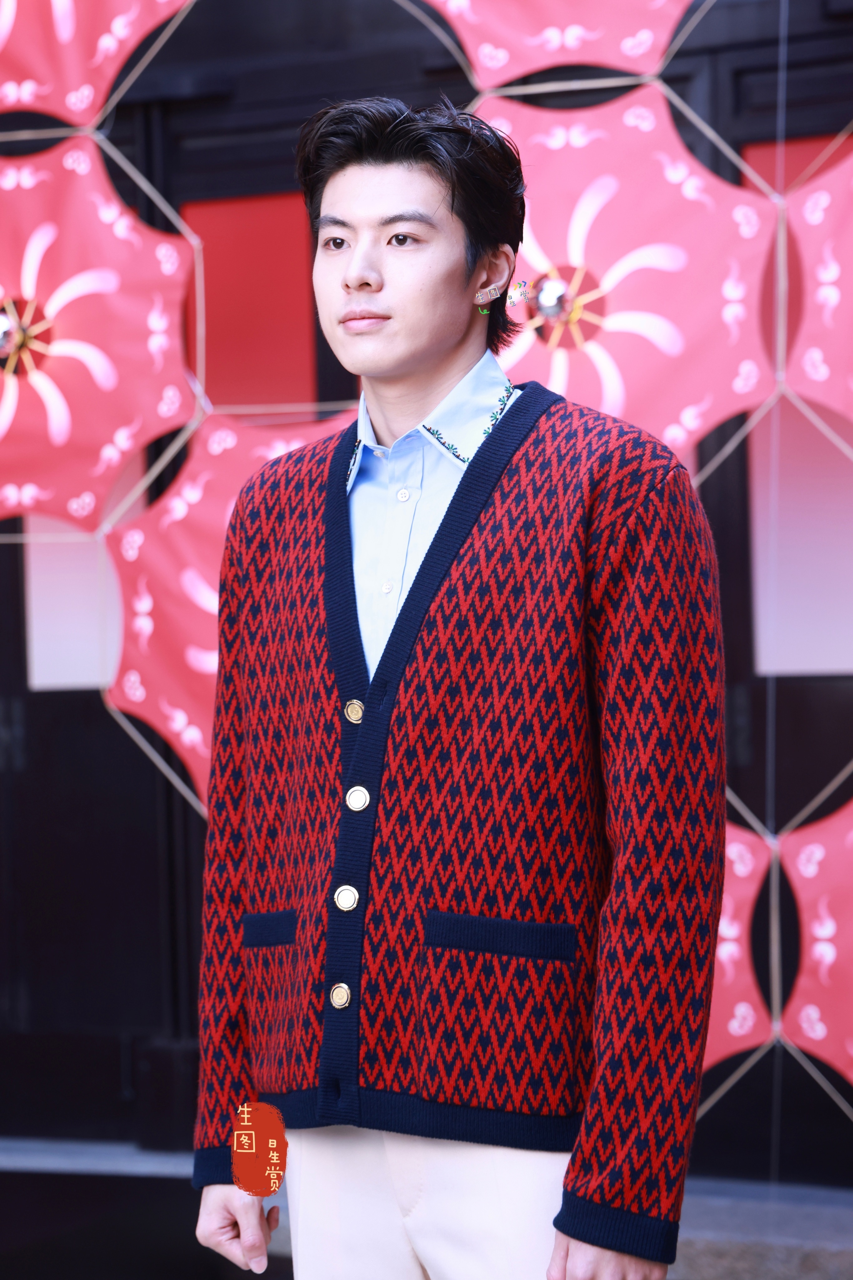 张翼祥华伦天奴新春活动笔挺好帅，穿出年味儿🏮 