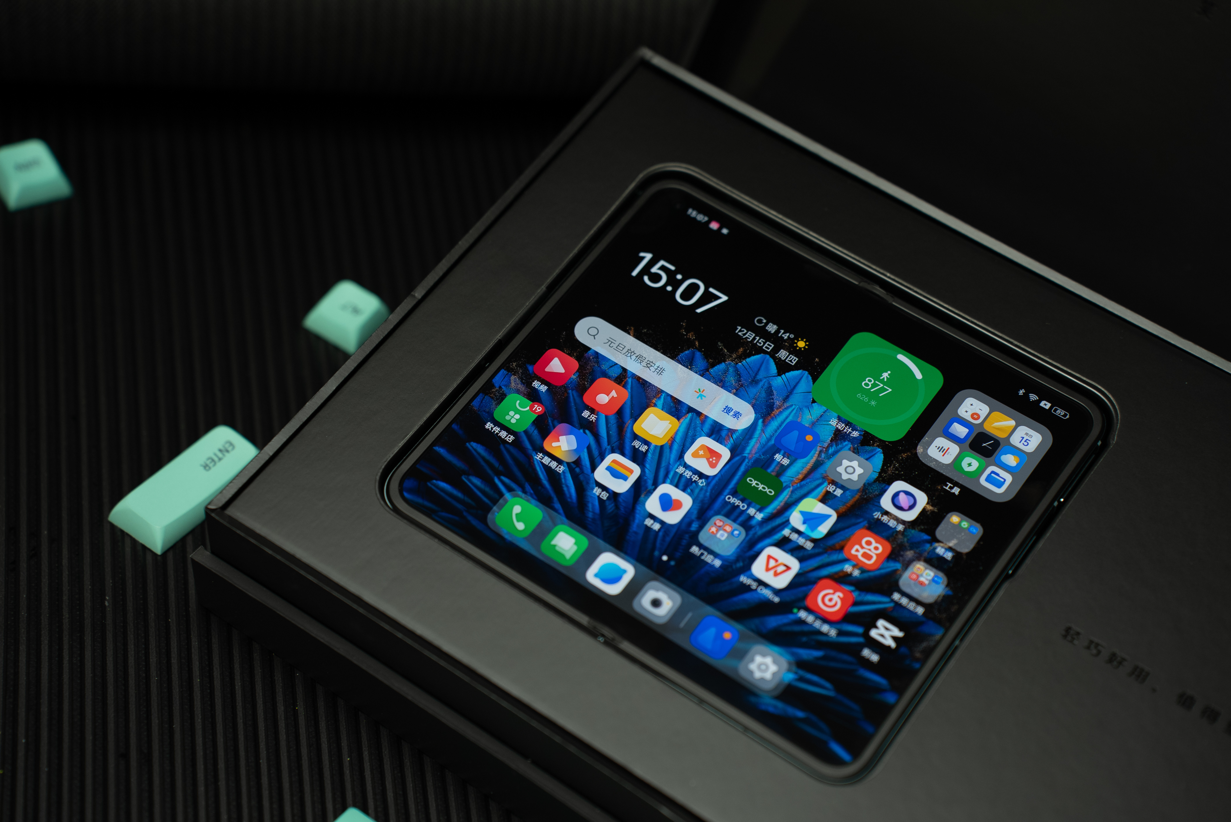 每次看到苹果这个折叠屏都能想起OPPO，明明是阔折叠的开山鼻祖，却苦于安卓生态无