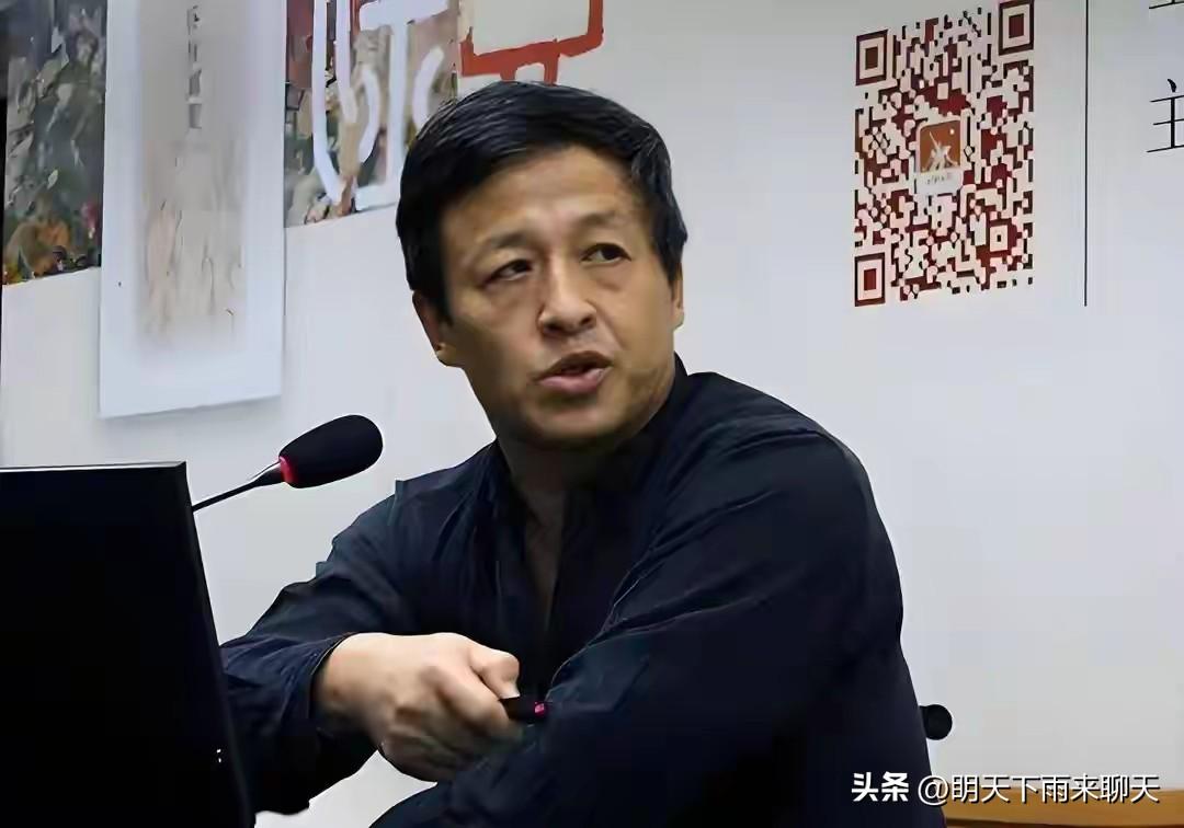 又一个想出名的教授，武侯祠声讨诸葛亮北伐大业的现代人。

北大历史系教授，研究历