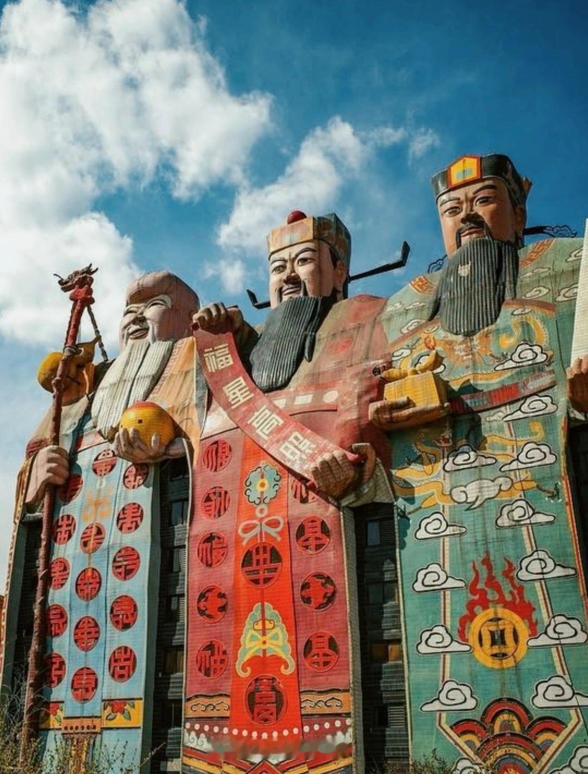 八仙！（2026） 我的评分：电影八仙！ 不剧透，情节不复杂，反转有猜到的也有没