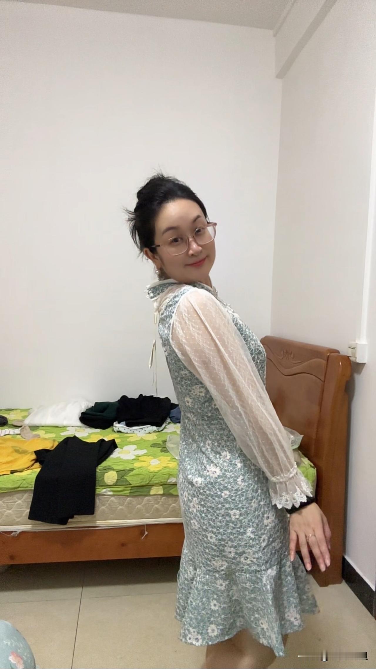 我断食七天，一日三餐都是吃的代餐粉，第八天，第九天，第十天我都是少少进食。

直