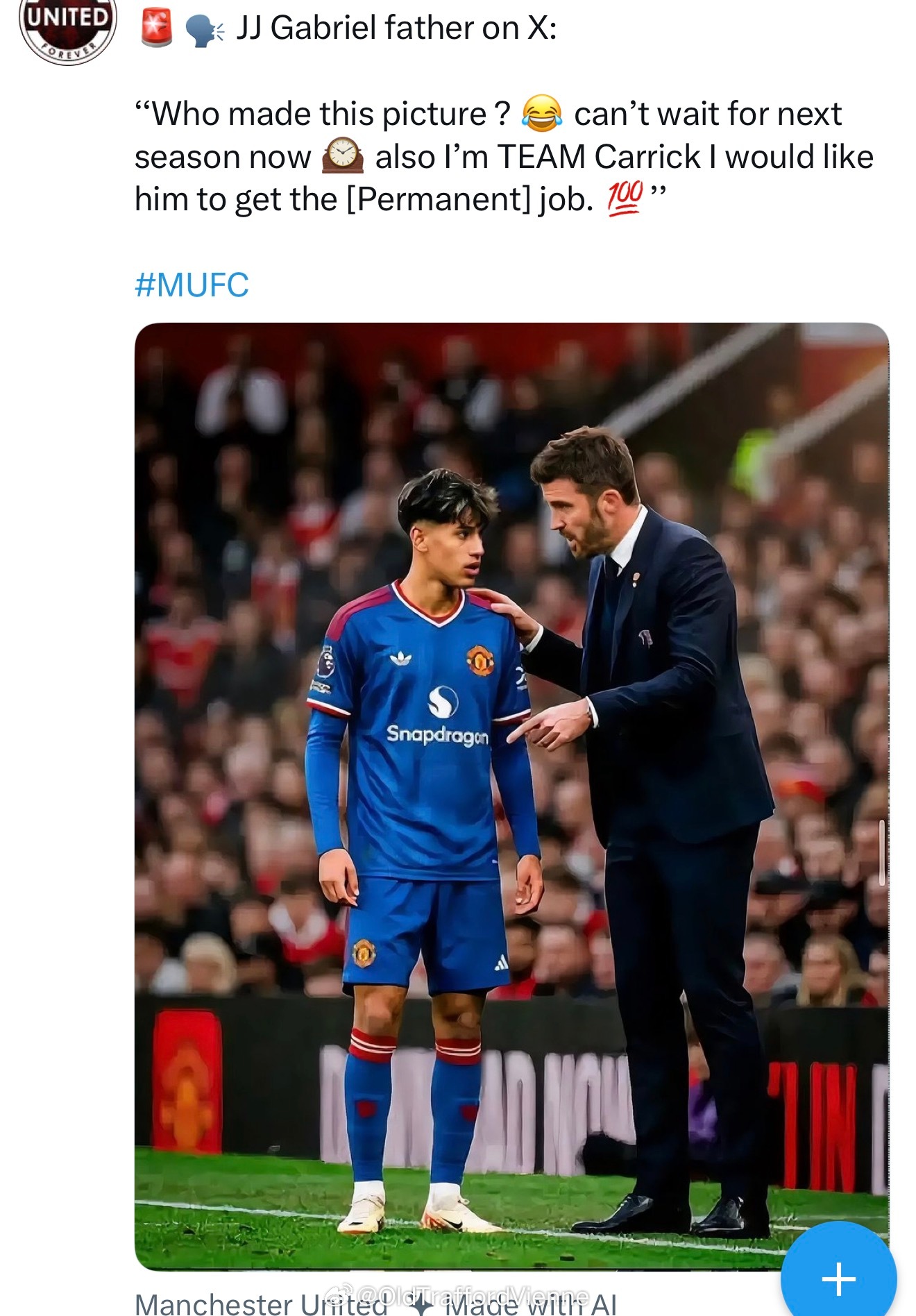 曼联青训球员JJ的父亲更新ins，贴了一张P图是JJ站在卡里克身边听战术，准备上