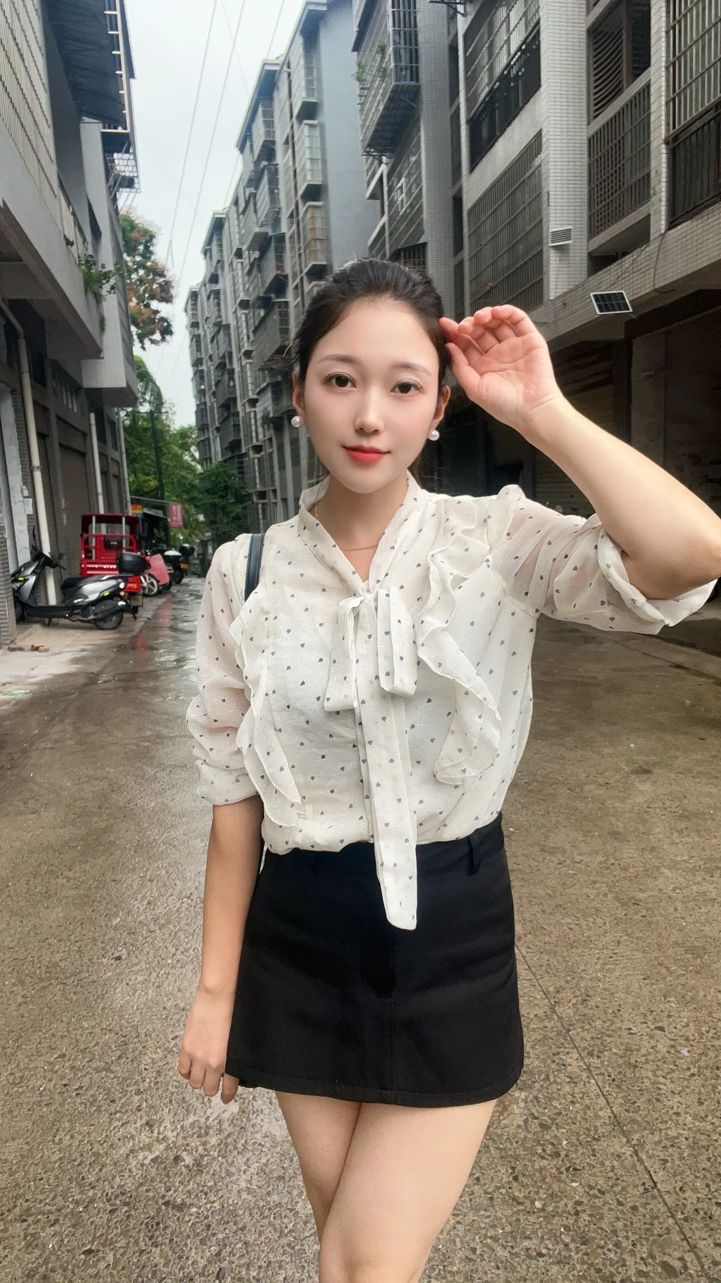 总想把所有人都照顾周到  却忘了自己也需要个拥抱 生活磨平我的棱角 岁...